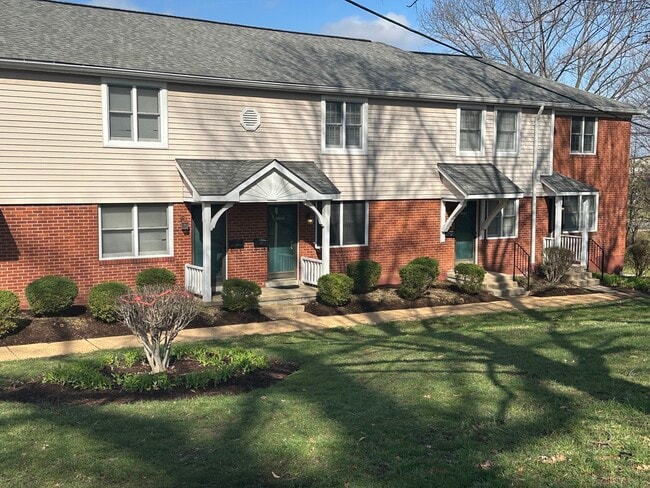 Building Photo - 8905 S Swan Cir