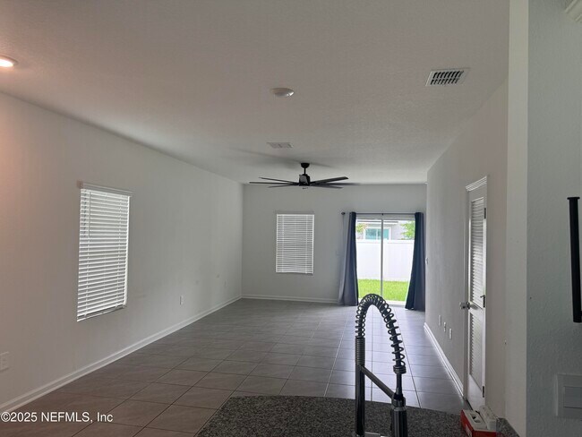 Building Photo - 412 Talulla Trl