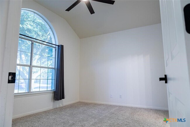 Building Photo - 508 Lydia Ln