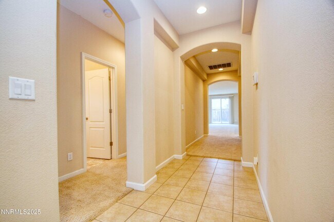 Building Photo - 495 Cortono Dr