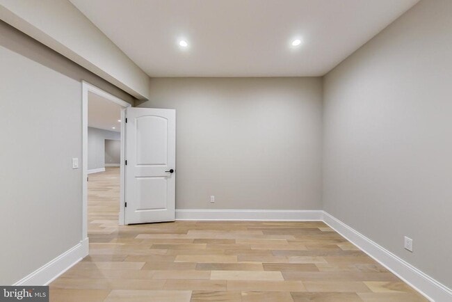 Building Photo - 3104 Sleepy Hollow Rd