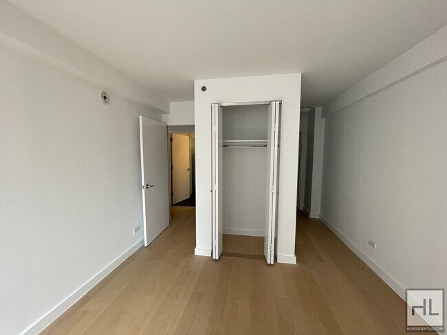 Building Photo - East 39th Street