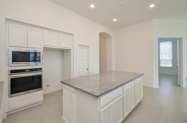 Building Photo - 23719 Sweeny Vly Dr