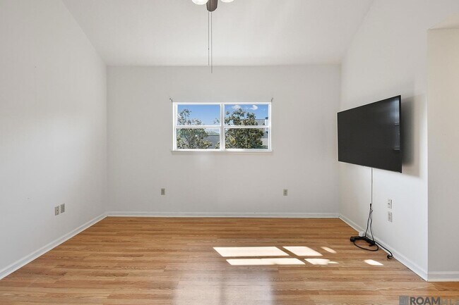 Building Photo - 956 Ridgepoint Ct