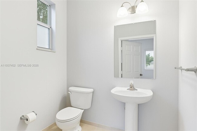 Building Photo - 2730 SW 26th St