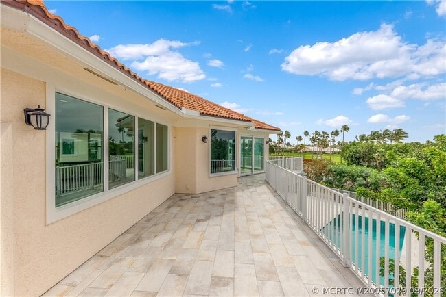 Building Photo - 6530 SE South Marina Way