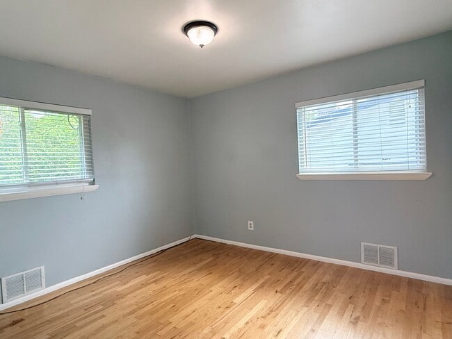 Building Photo - Welcome to University Hills!!  Perfect 3 B...