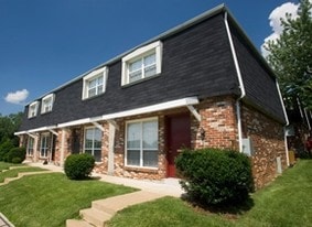 Building Photo - Villa St Cyr Apartments