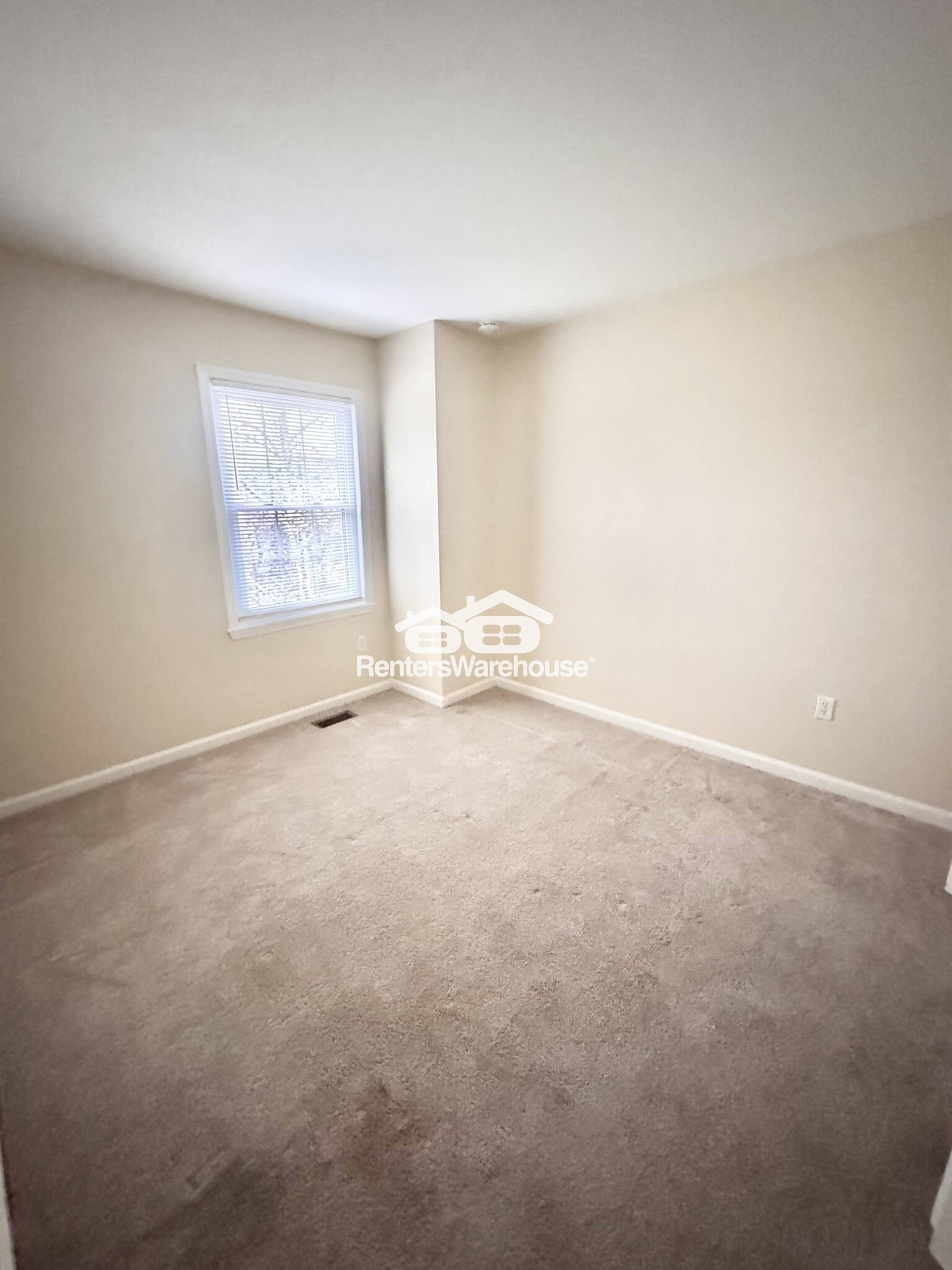 Building Photo - 5915 Rowanberry Dr