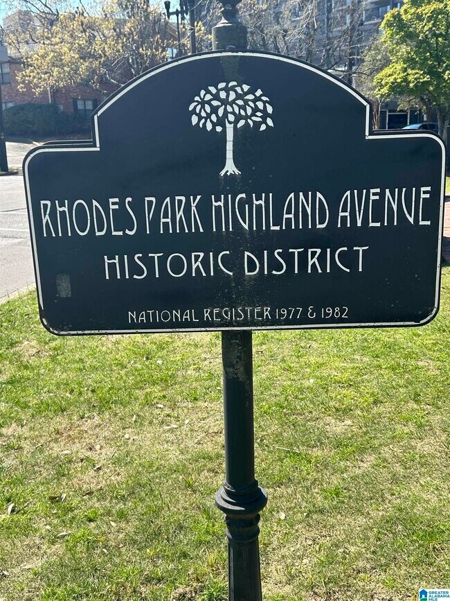 Building Photo - 2727 Highland Ave