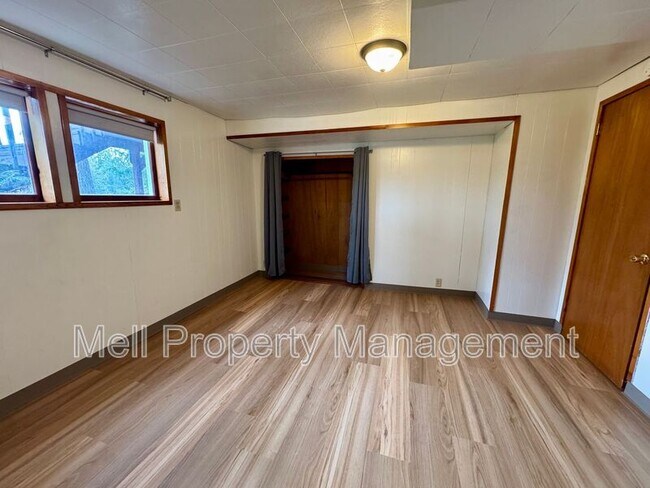 Building Photo - 2492 E Pickering Rd