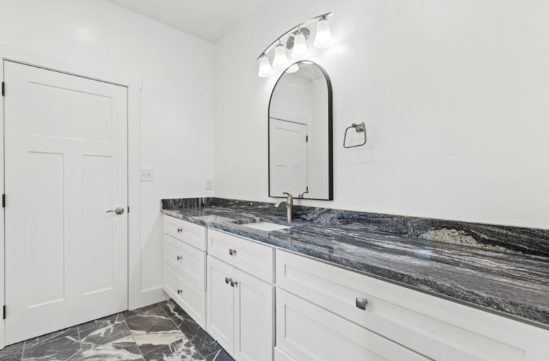 Building Photo - 100 Seven Oaks Dr