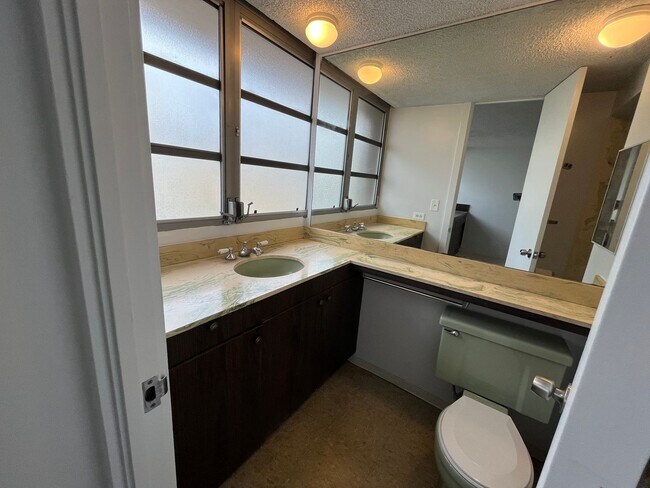 Building Photo - Academy Tower (Ward Ave/Honolulu) - 2 bedr...