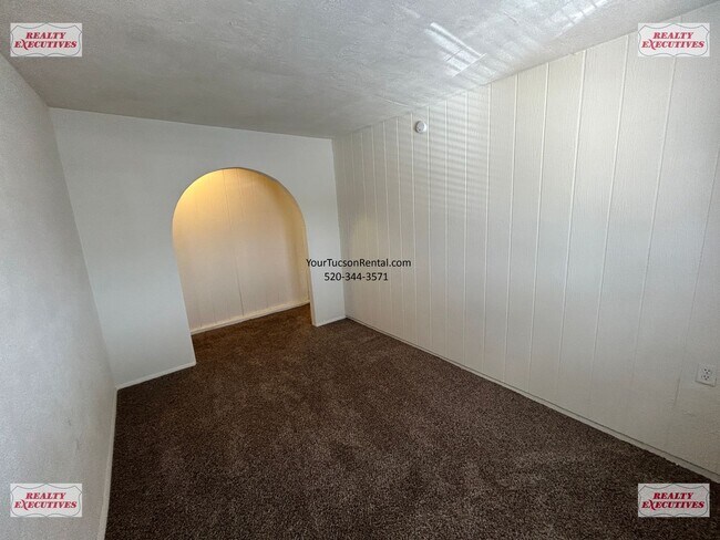 Building Photo - Tucson Blvd & Irvington Rd area - 4 Bedroo...