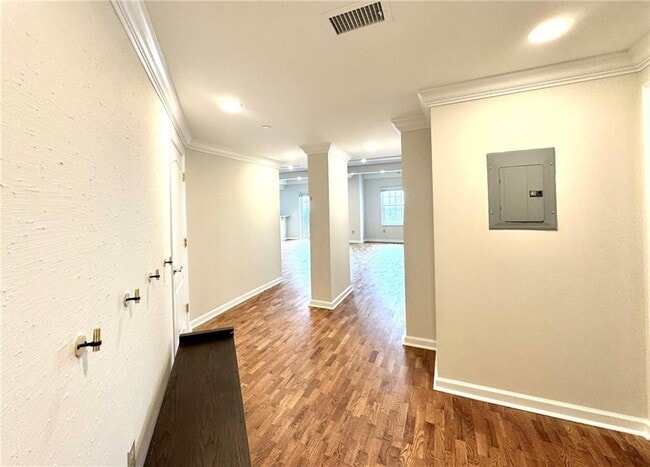 Building Photo - 195 14th St NE