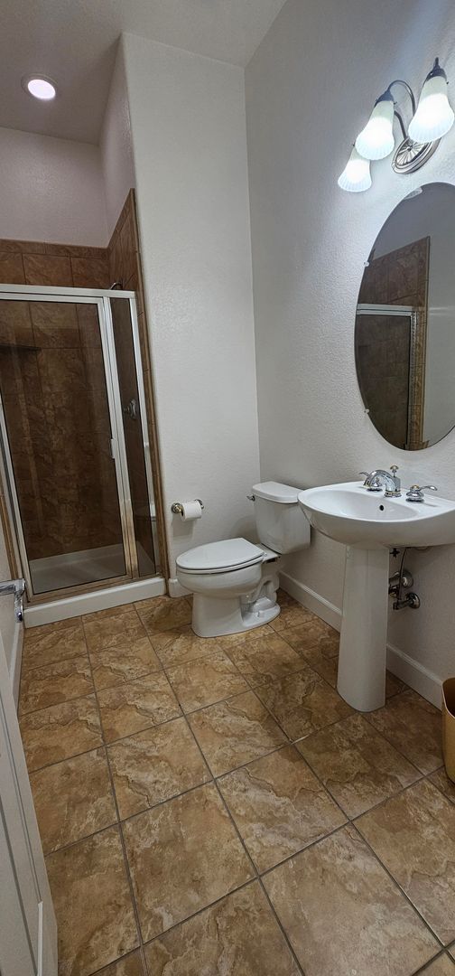 Building Photo - 5 Bed 4 bath 3 car garage Southwest Vistas FOR RENT