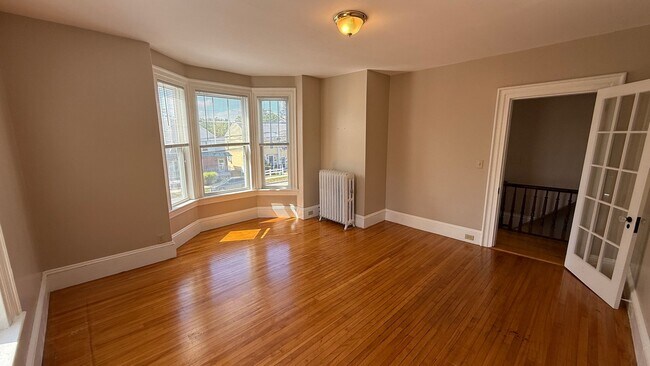 Primary Photo - L/O-665 Central Ave