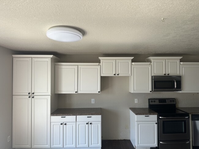 Building Photo - 2202 Shadowridge Dr