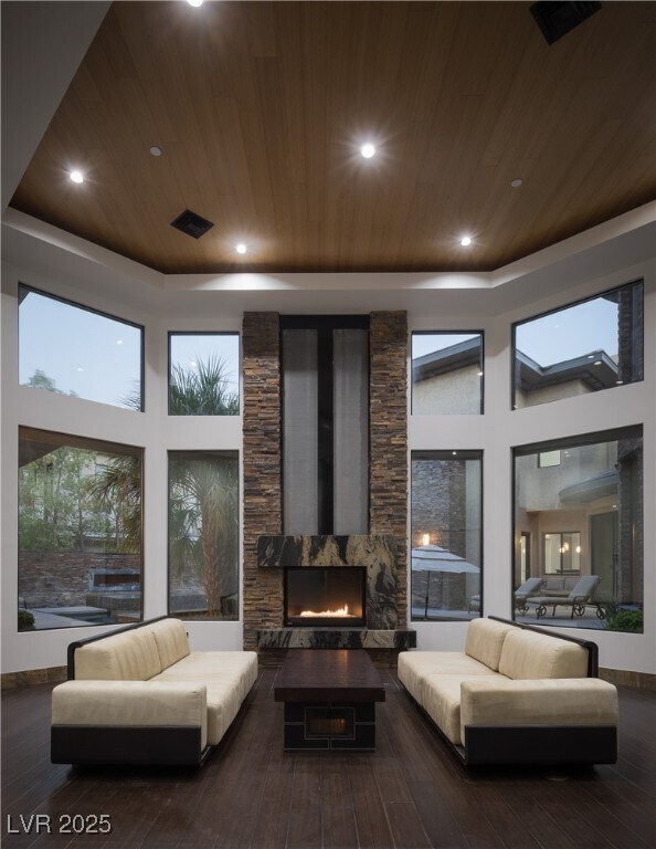 Building Photo - 17 Soaring Bird Ct