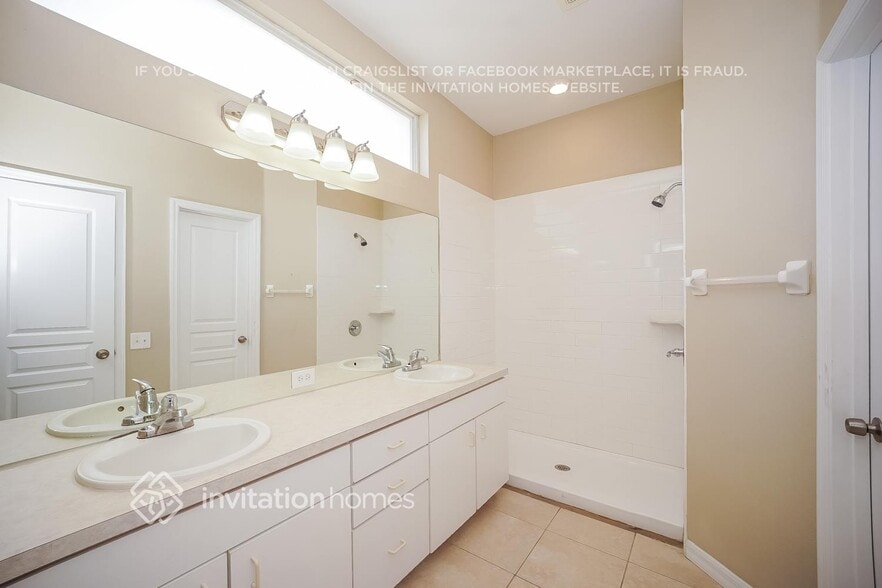 Building Photo - 528 Wexford Dr