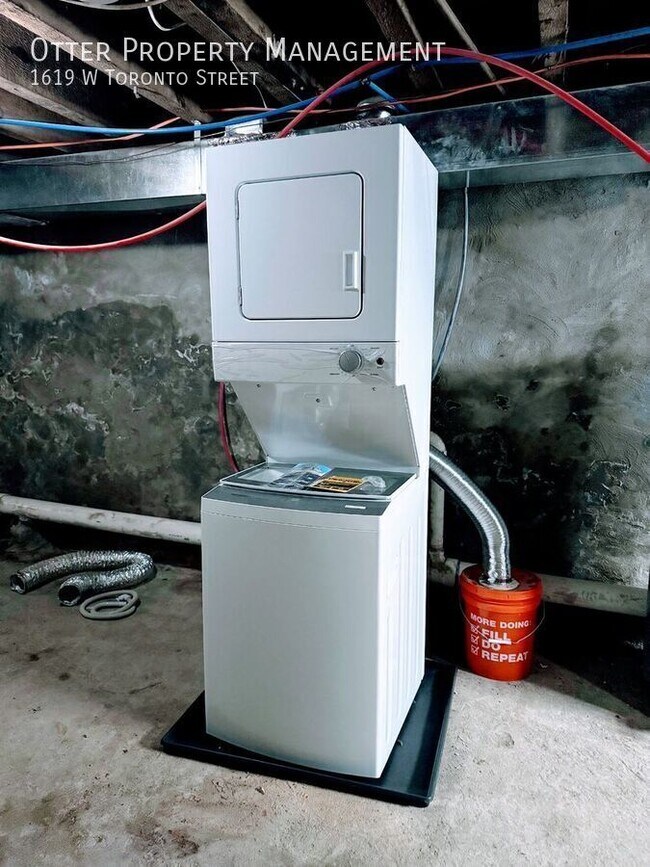 Building Photo - 1619 W Toronto St