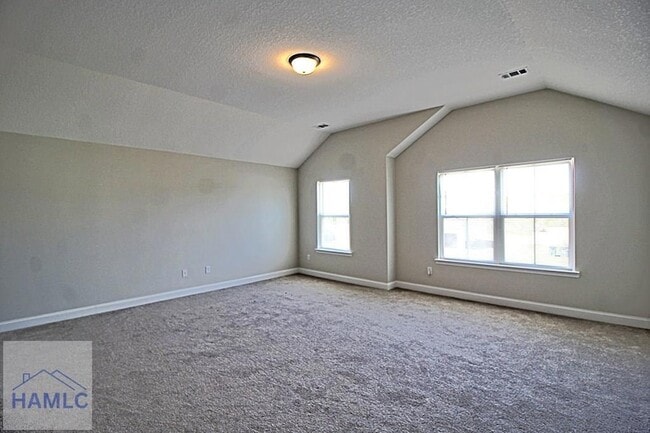 Building Photo - 180 Mcclelland Lp NE
