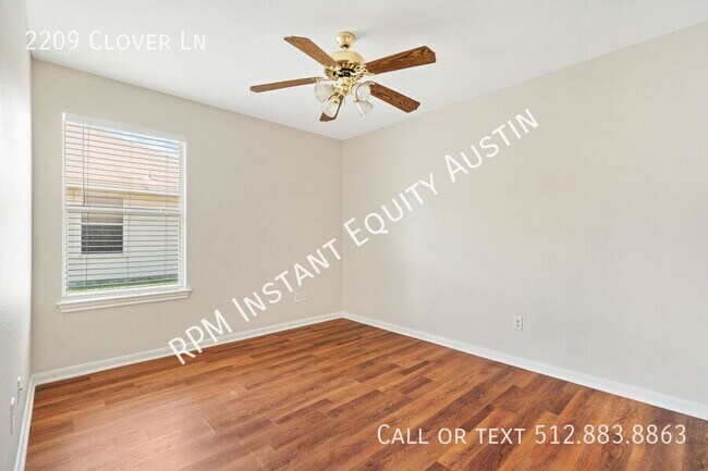 Building Photo - 2209 Clover Ln