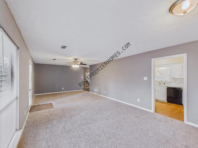 Building Photo - 4913 Foxrun Cir