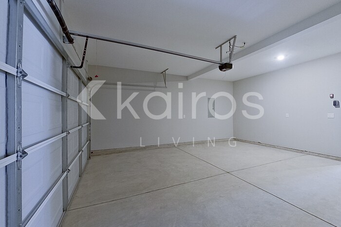 Building Photo - 877 Silent Barge Cv