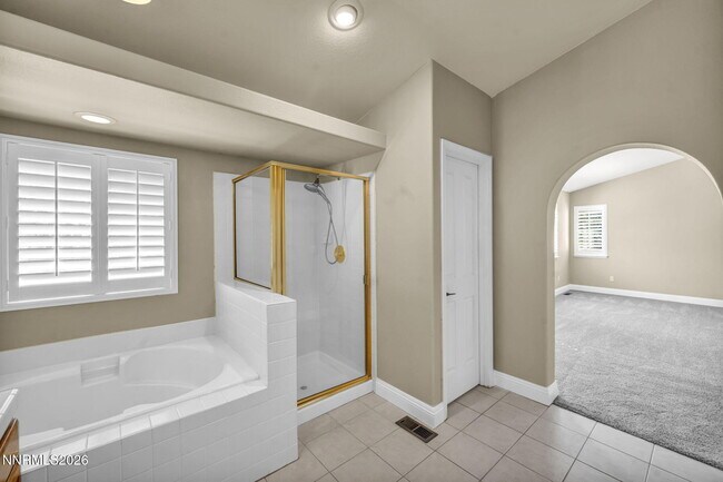 Building Photo - 6490 Brookview Cir