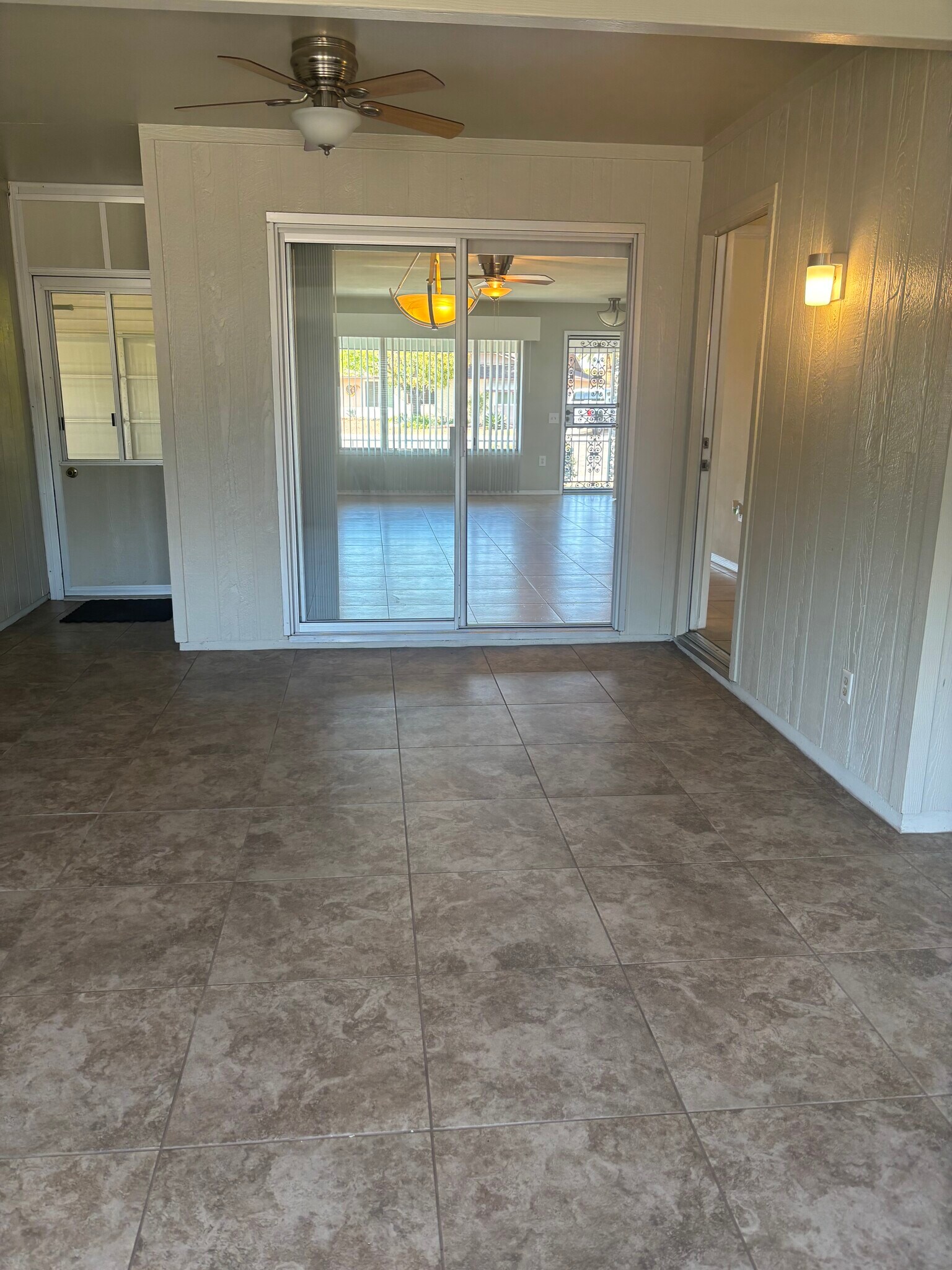 Building Photo - 18419 N 94th Dr