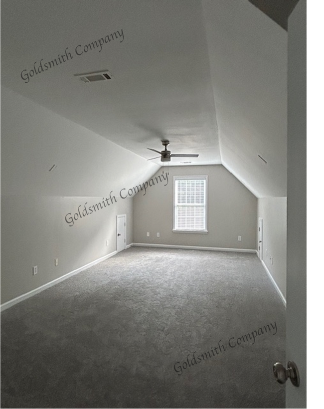 Building Photo - 409 Rio Grande Pl