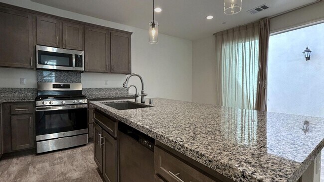 Building Photo - 26149 Park Ave