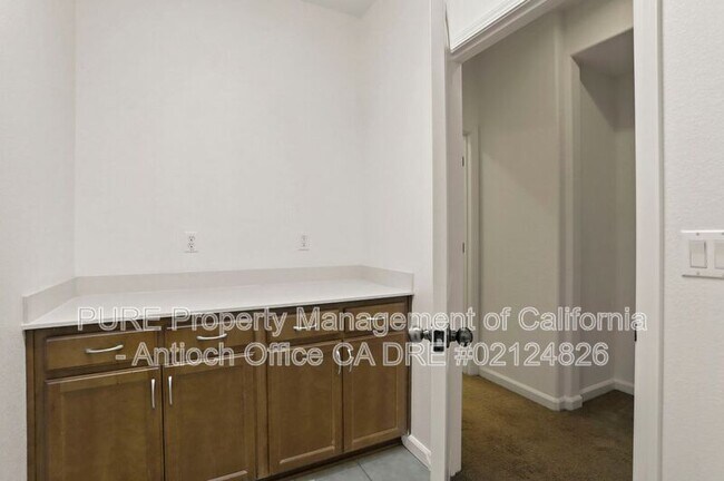 Building Photo - 2446 Mojave Dr