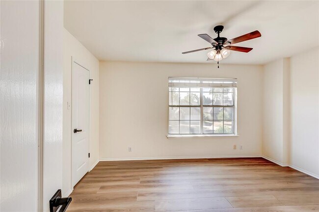 Building Photo - 8116 Forest Heights Ln