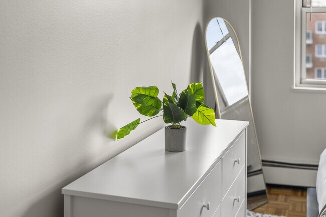 Building Photo - 175 Freeman St