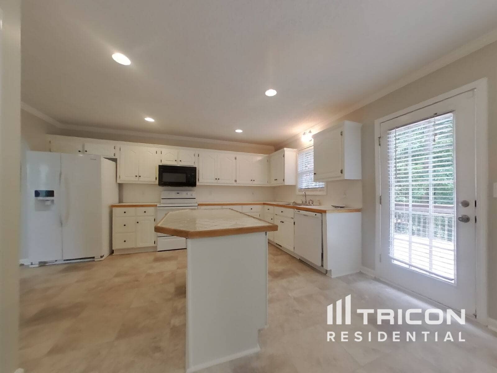 Building Photo - 407 Maple Ridge
