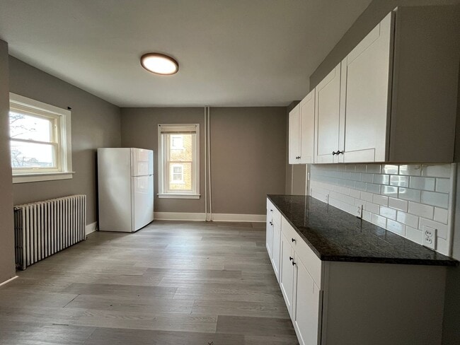 Building Photo - Beautifully remodeled single-family residence offers approximately 1,330 square feet of living sp...