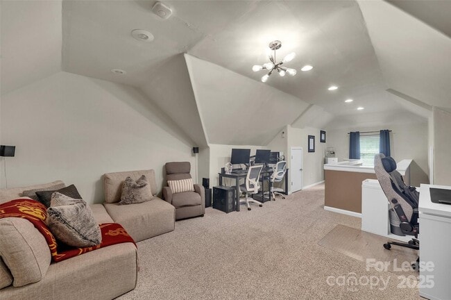 Building Photo - 15737 Agincourt Dr
