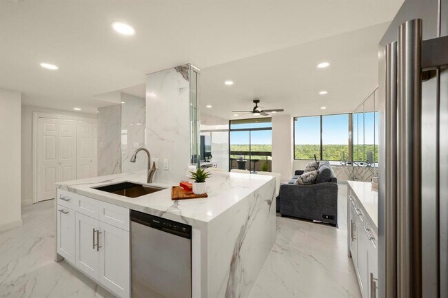 Building Photo - 14655 Champion Forest Dr Dr