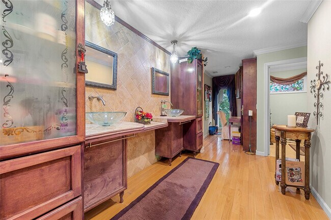 Building Photo - 10111 Vestal Ct