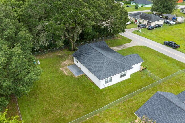 Building Photo - Updated 3BR Home with Fenced Backyard & Great Kitchen
