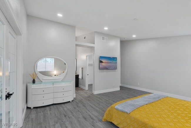 Building Photo - 5339 Estornino Ave