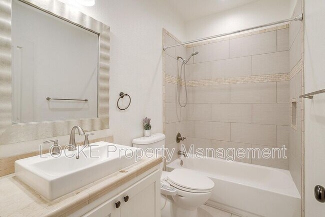 Building Photo - 5100 Curzon Ave
