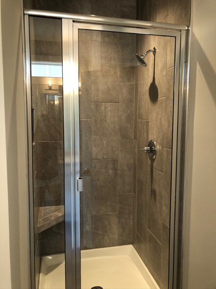 Building Photo - 792 Cottage Park Dr