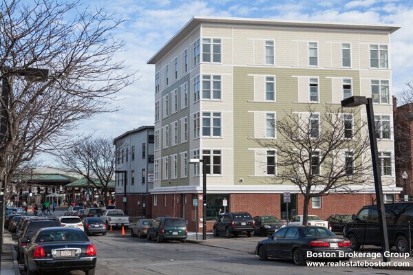 Building Photo - 21 Roxbury St