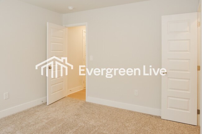 Building Photo - 22599 Dashwood Ln