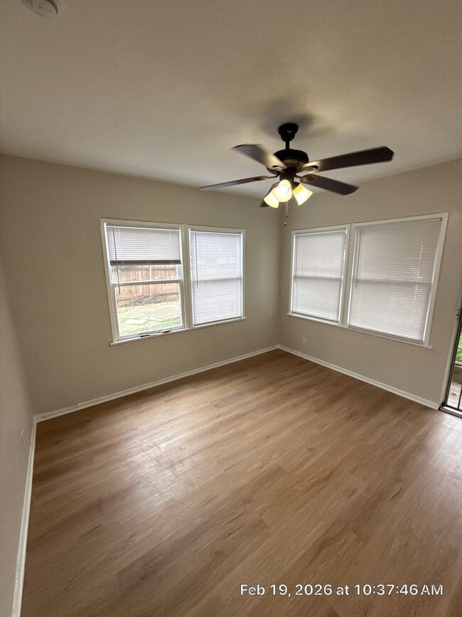 Building Photo - 946-948 E Nocta