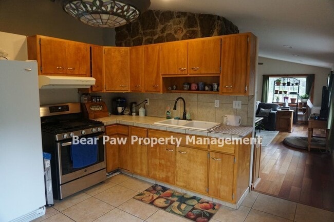 Building Photo - Great Home on Upper Bear Creek!!