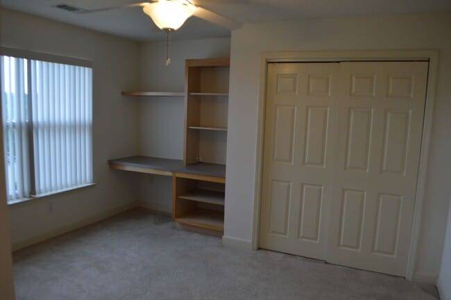 Building Photo - Cute Spacious Condo in Harts Cove!